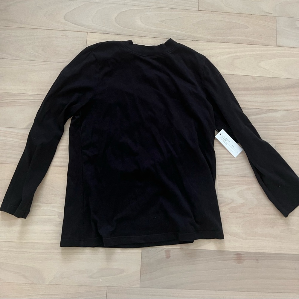NWT. Velvet by Graham and Spencer. Quincy top in Black. Size s